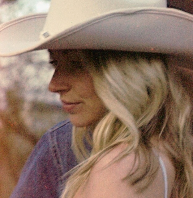 Claudia Hoyser – East Tent – Sun @ 3pm